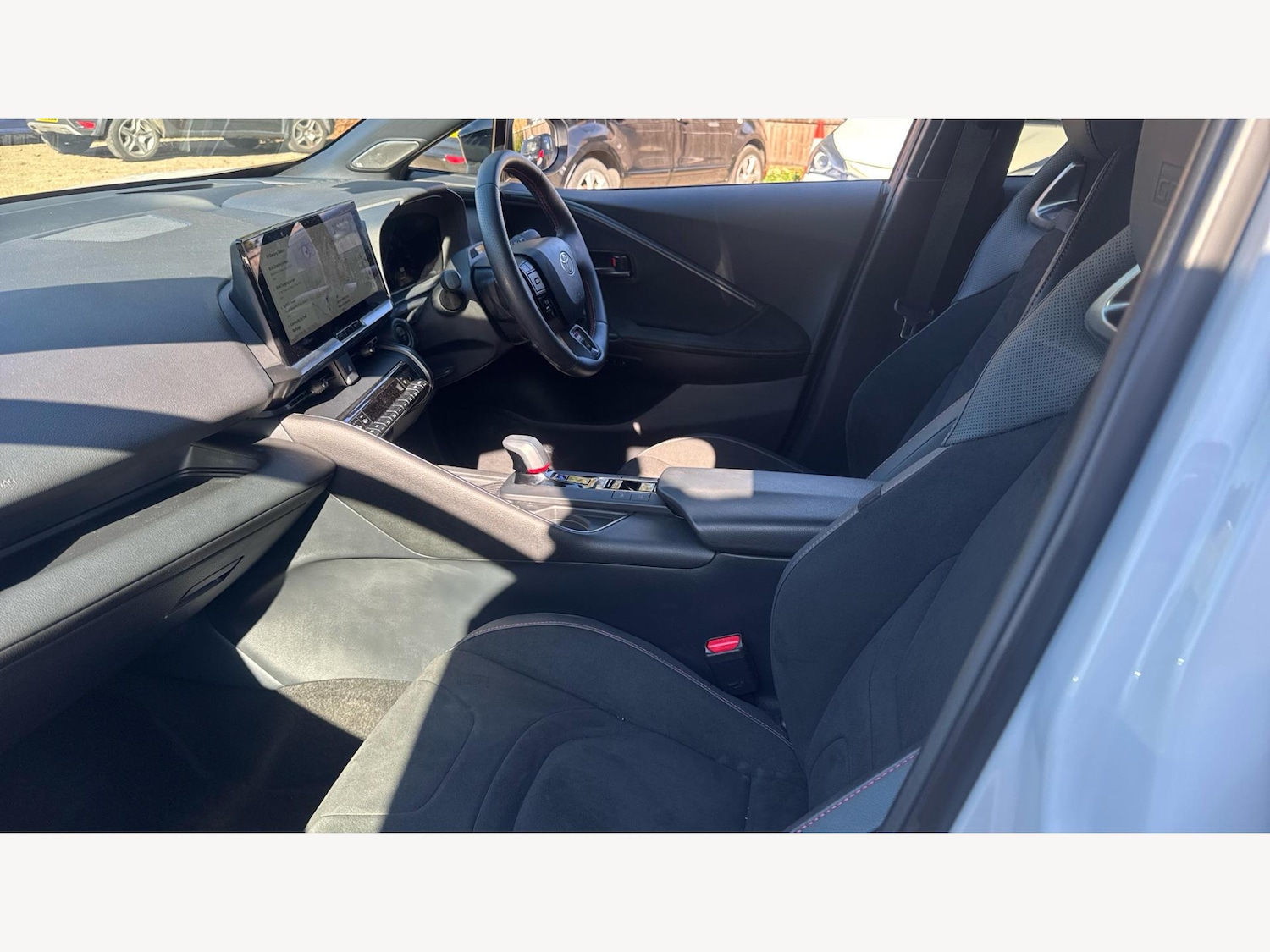 Used Toyota C-HR 2025 for sale - 76270401: Photo 12