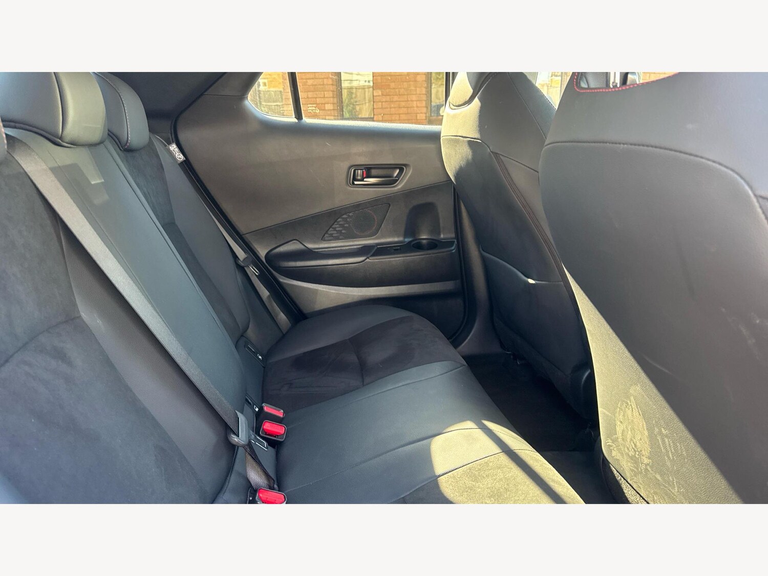 Used Toyota C-HR 2025 for sale - 76270401: Photo 15