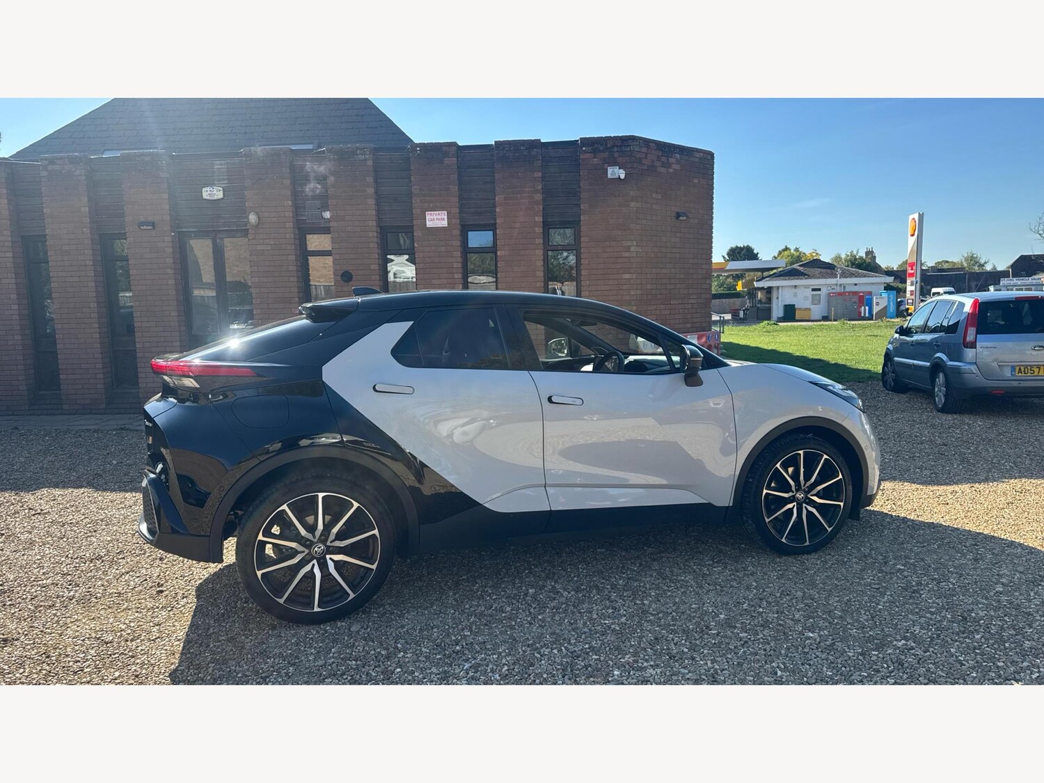 Used Toyota C-HR 2025 for sale - 76270401: Photo 18