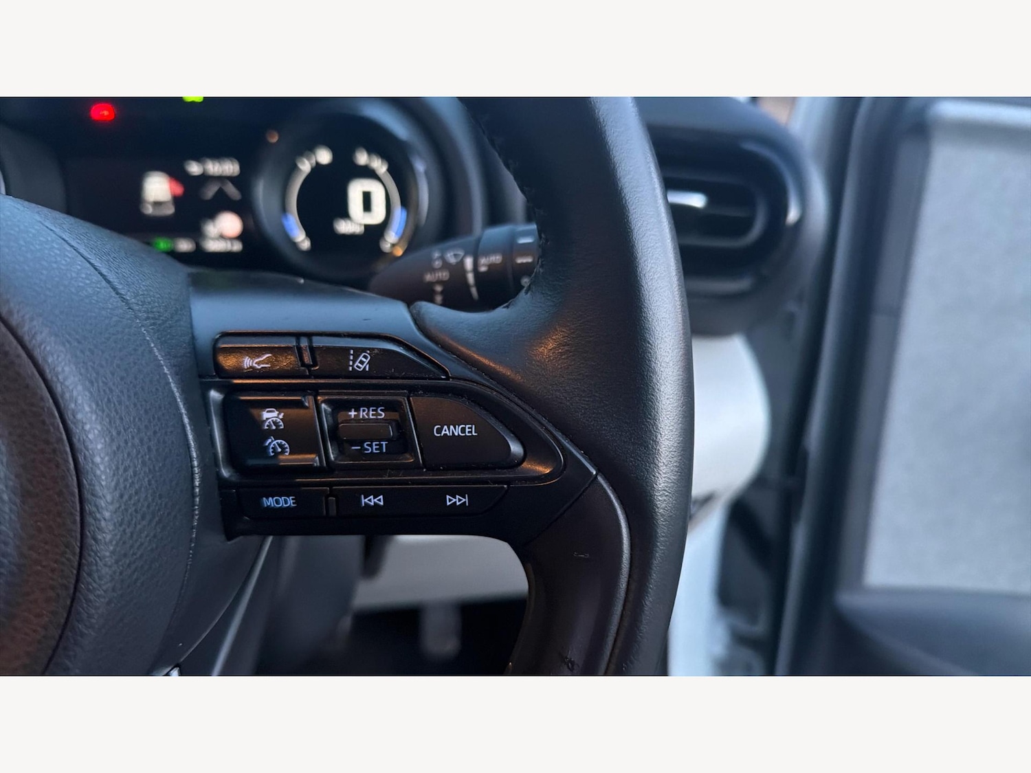 Used Toyota Yaris 2020 for sale - 77057638: Photo 26