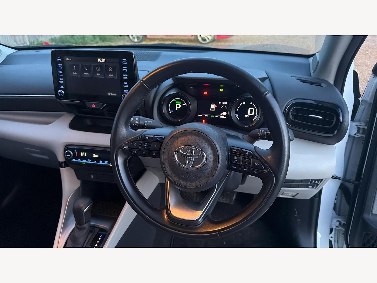 Used Toyota Yaris 2020 for sale - 77057638: Photo 8