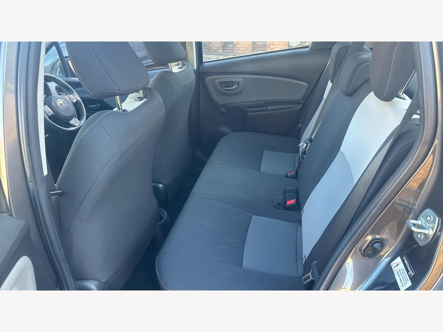 Used Toyota Yaris 2018 for sale - 76765866: Photo 15