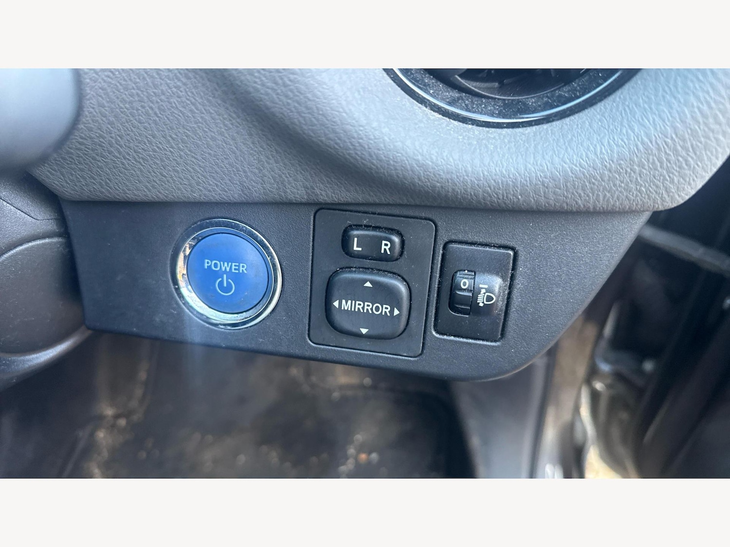 Used Toyota Yaris 2018 for sale - 76765866: Photo 32