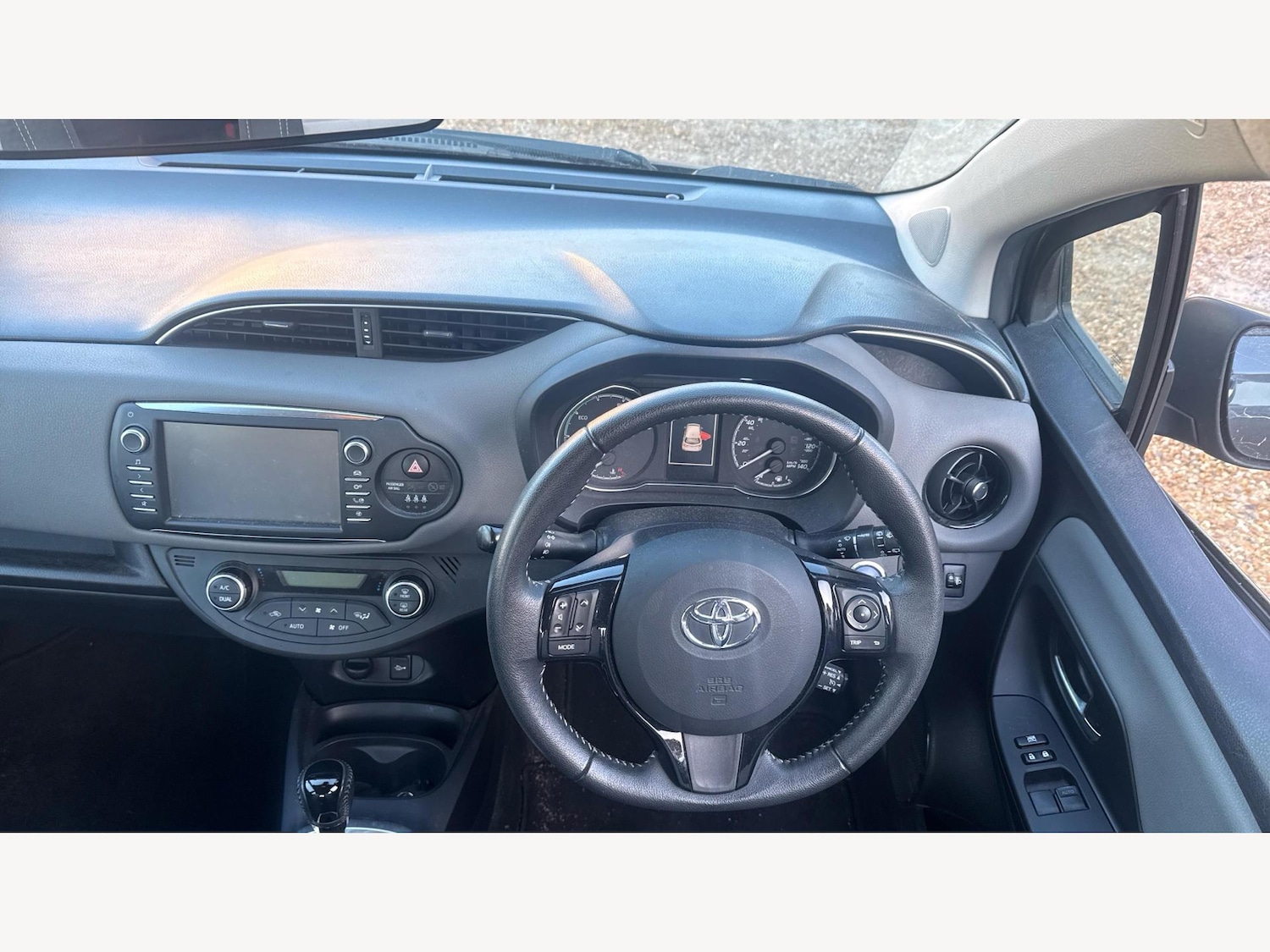 Used Toyota Yaris 2018 for sale - 76765866: Photo 8