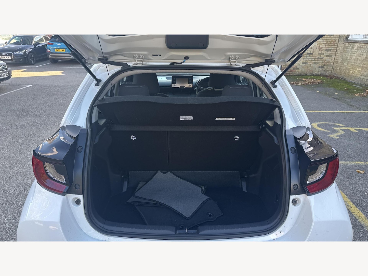 Used Toyota Yaris 2022 for sale - 76499494: Photo 16