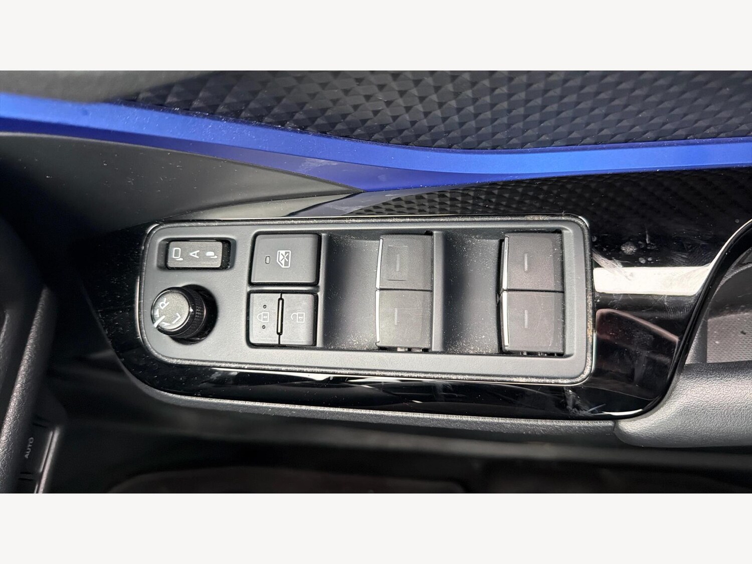 Used Toyota C-HR 2020 for sale - 77120851: Photo 25