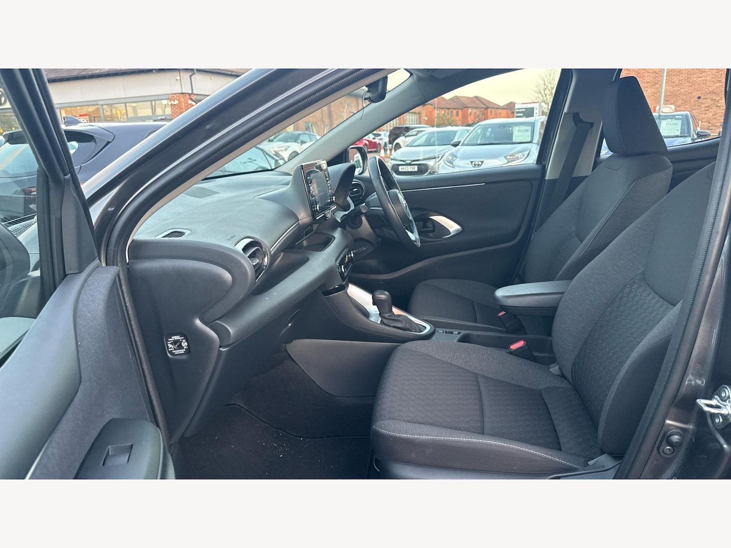 Used Toyota Yaris 2022 for sale - 76913124: Photo 12