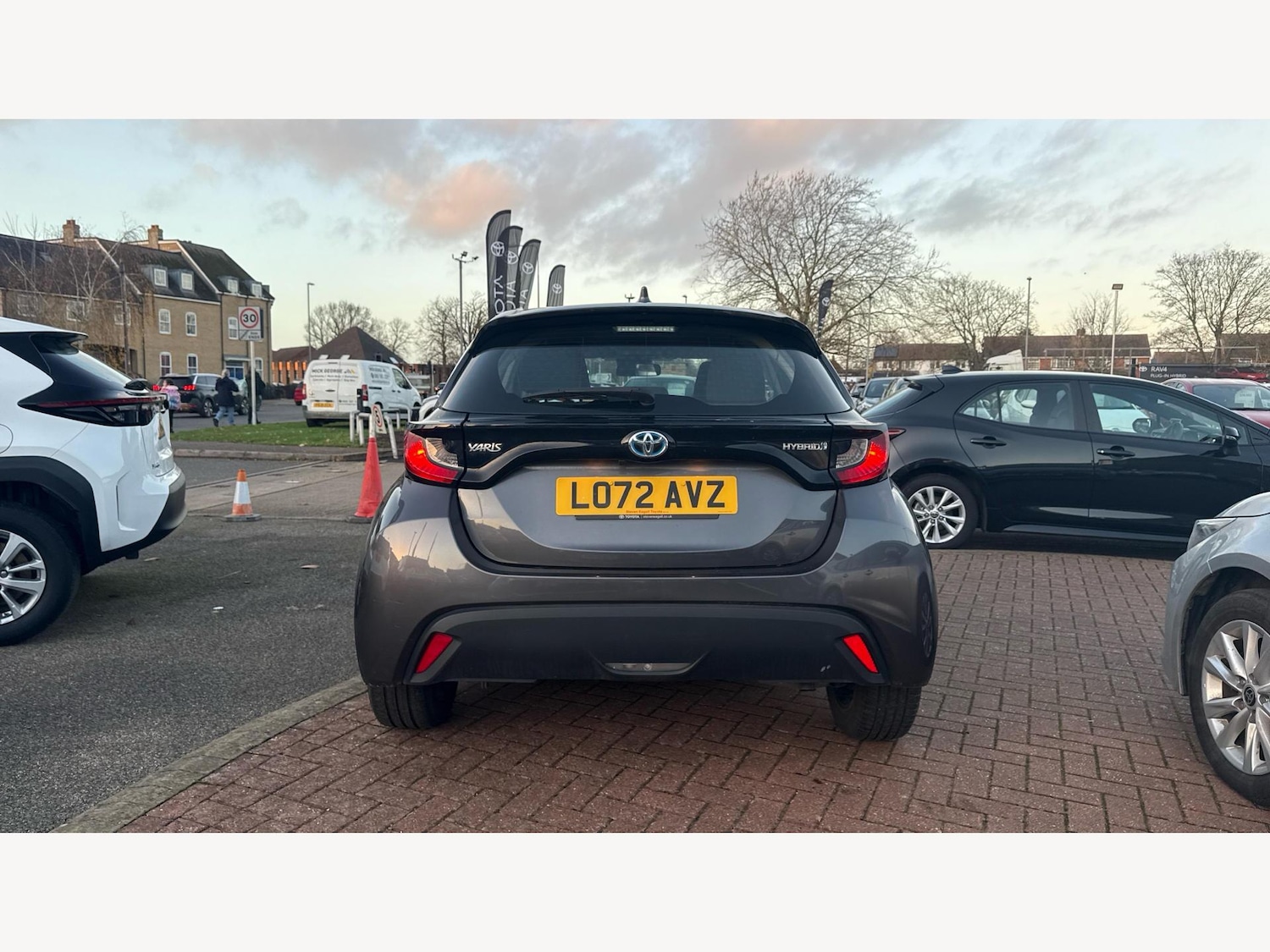 Used Toyota Yaris 2022 for sale - 76913124: Photo 21