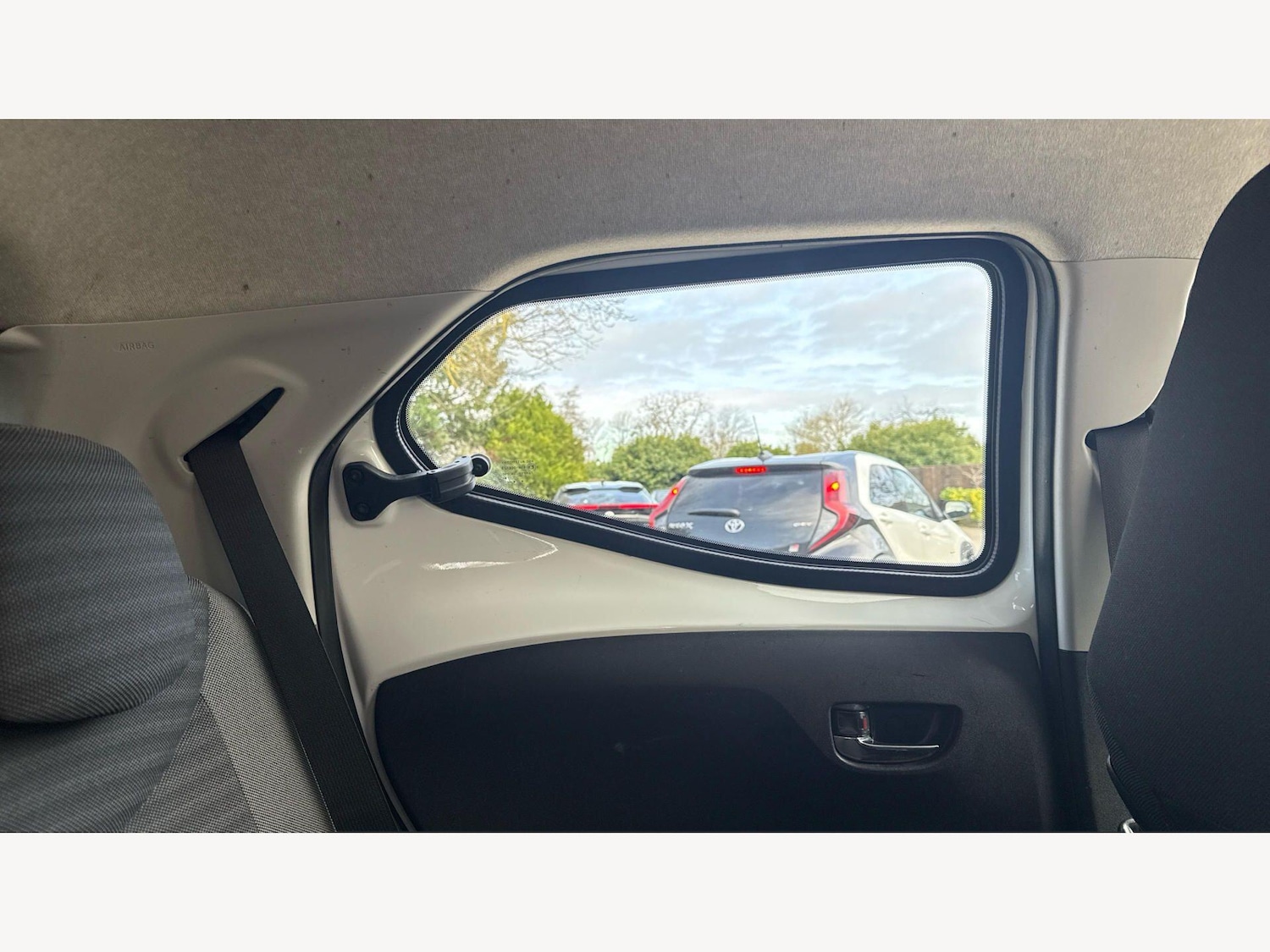 Used Toyota AYGO 2018 for sale - 77683310: Photo 28