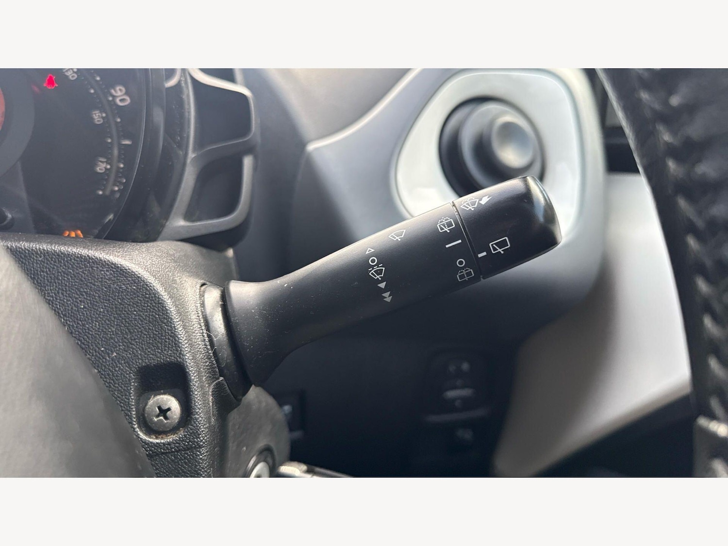 Used Toyota AYGO 2018 for sale - 77683310: Photo 31