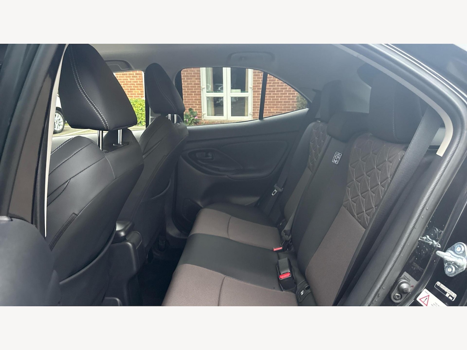 Used Toyota Yaris Cross 2024 for sale - 77098155: Photo 15