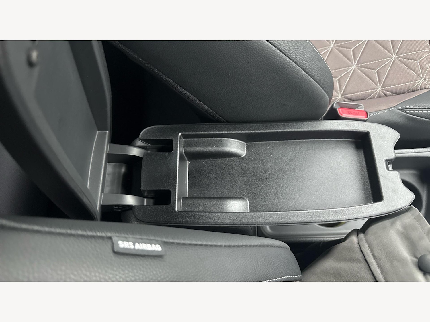 Used Toyota Yaris Cross 2024 for sale - 77098155: Photo 30