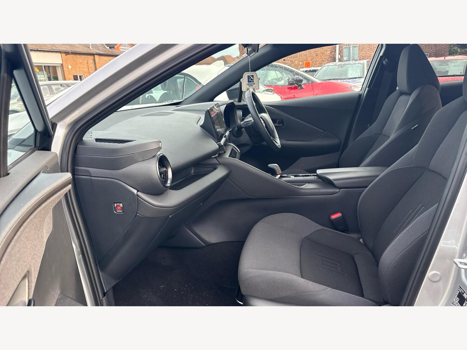 Used Toyota C-HR 2025 for sale - 76993883: Photo 12