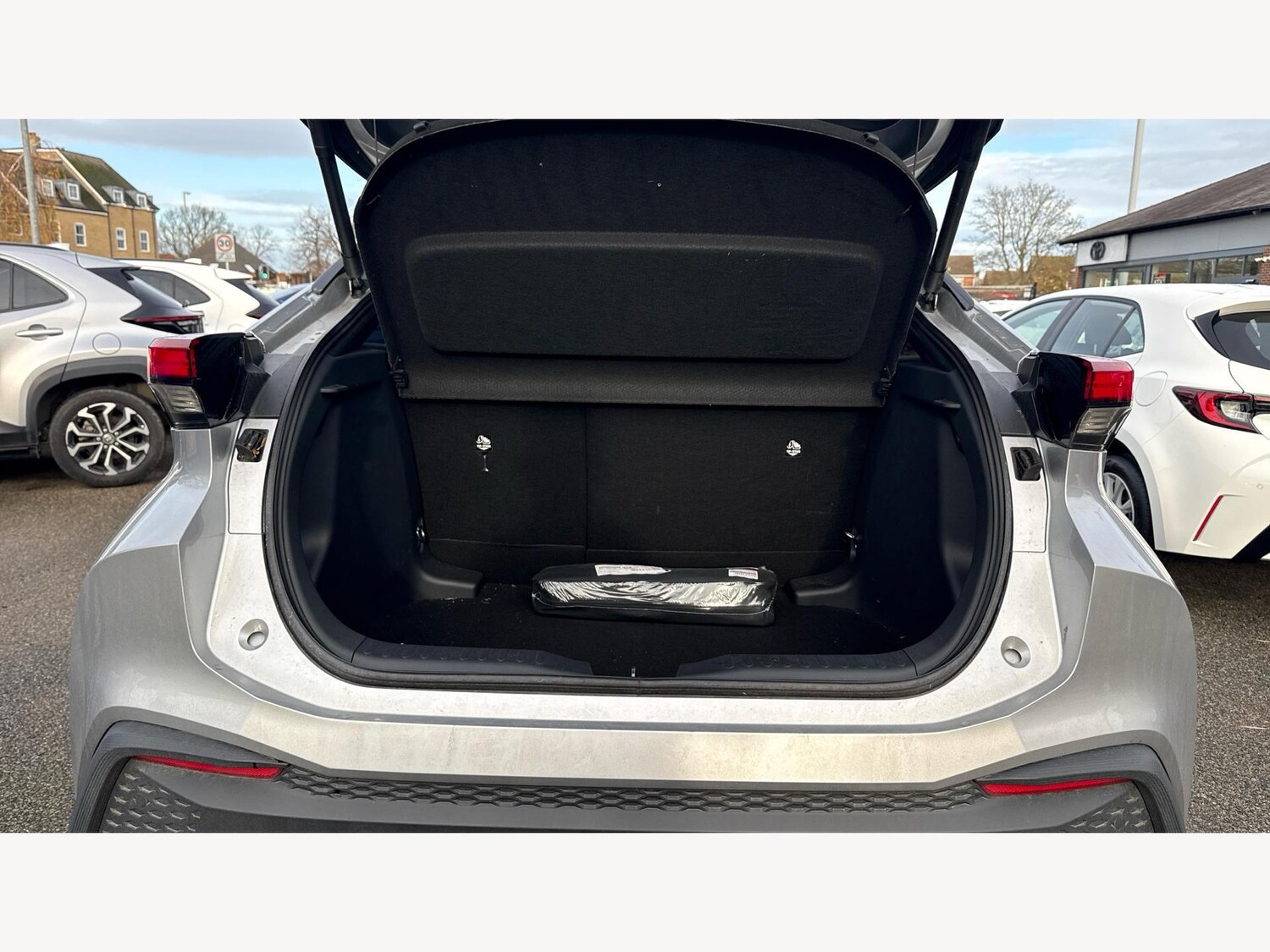 Used Toyota C-HR 2025 for sale - 76993883: Photo 16