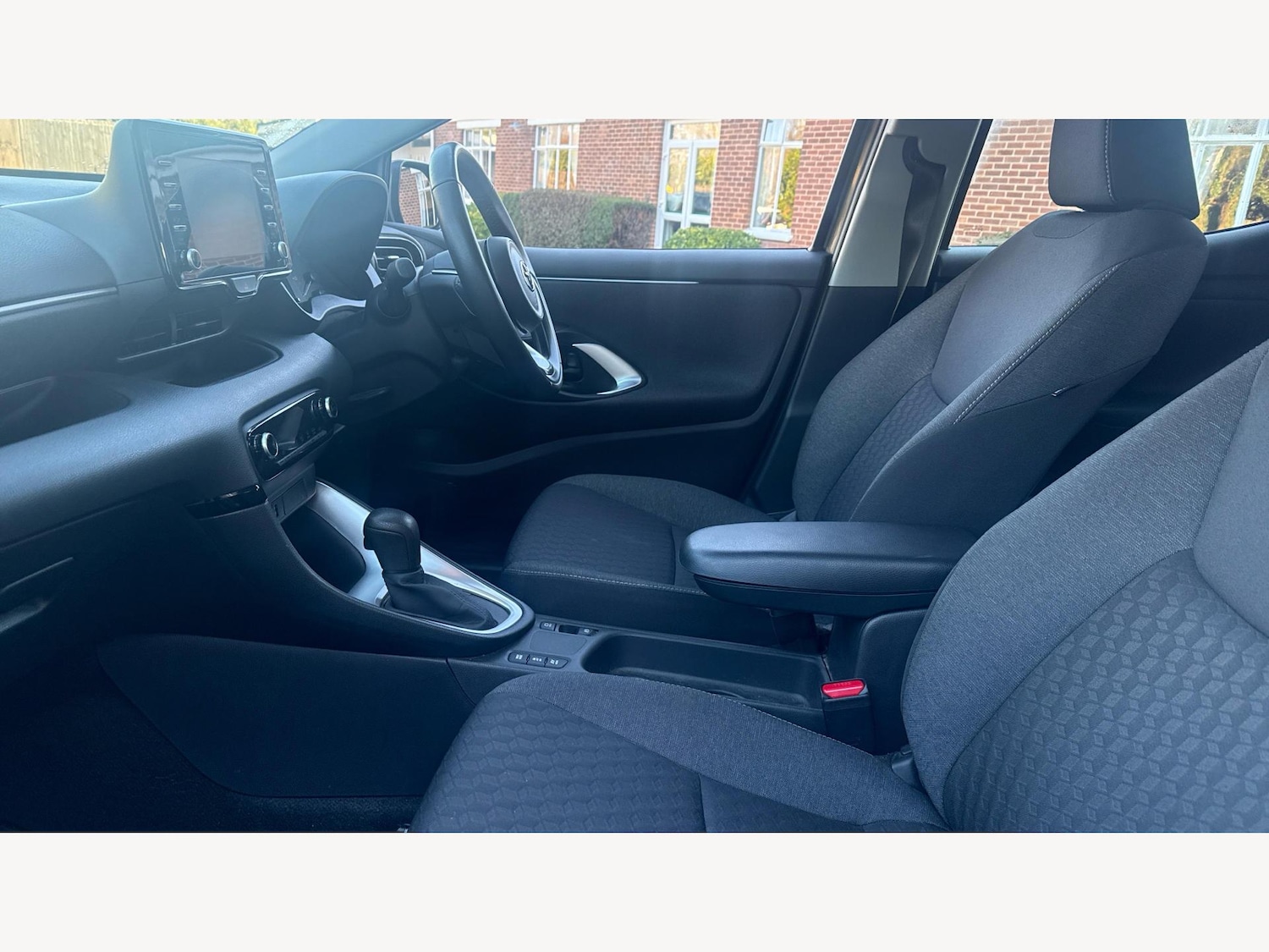 Used Toyota Yaris 2024 for sale - 76855917: Photo 12