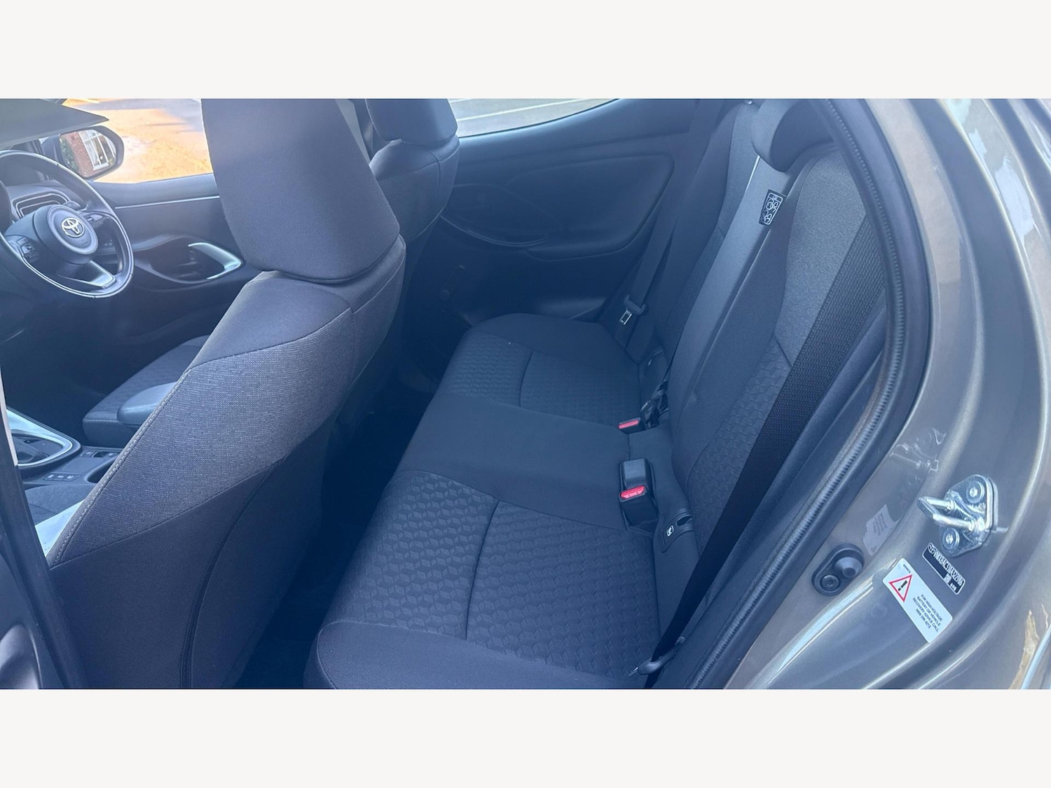 Used Toyota Yaris 2024 for sale - 76855917: Photo 15