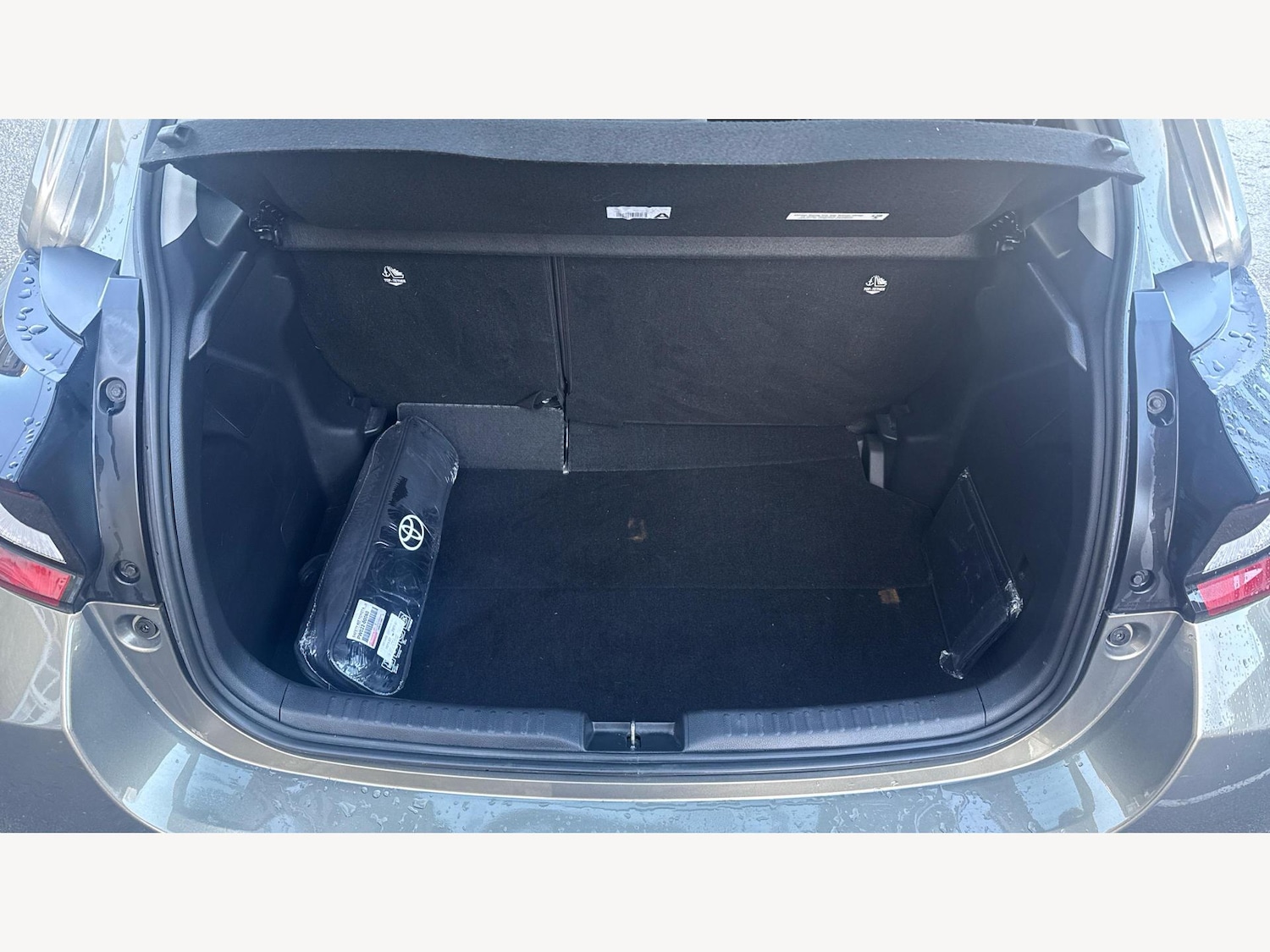 Used Toyota Yaris 2024 for sale - 76855917: Photo 16