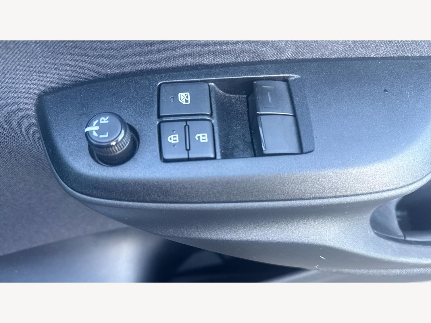 Used Toyota Yaris 2024 for sale - 76855917: Photo 31