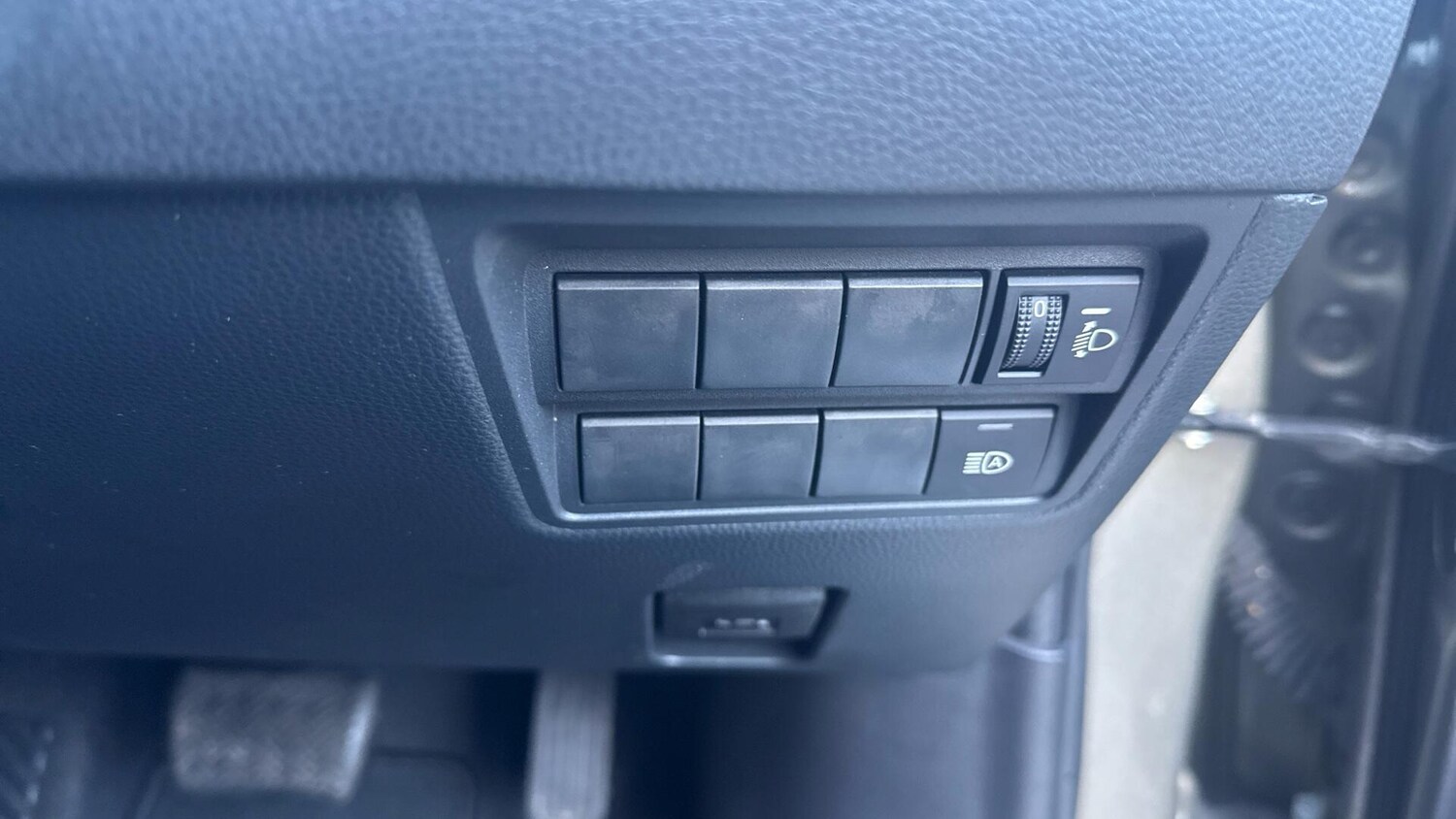 Used Toyota Yaris 2024 for sale - 76855917: Photo 33