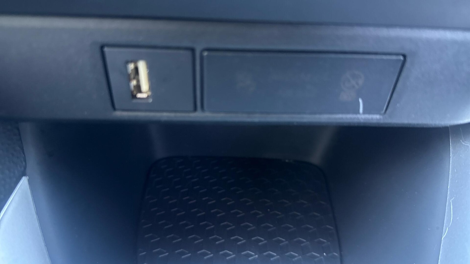 Used Toyota Yaris 2024 for sale - 76855917: Photo 36