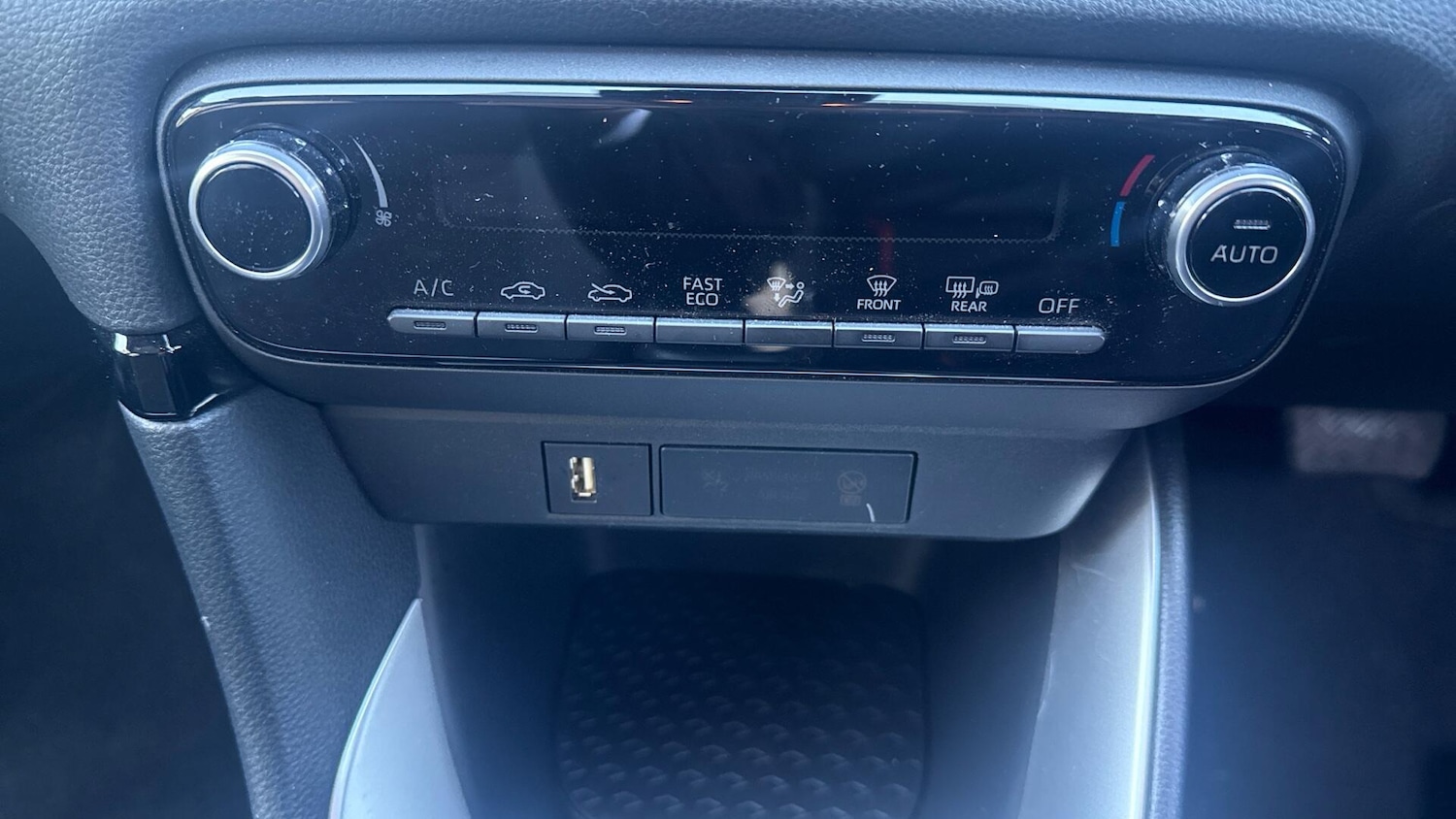 Used Toyota Yaris 2024 for sale - 76855917: Photo 37