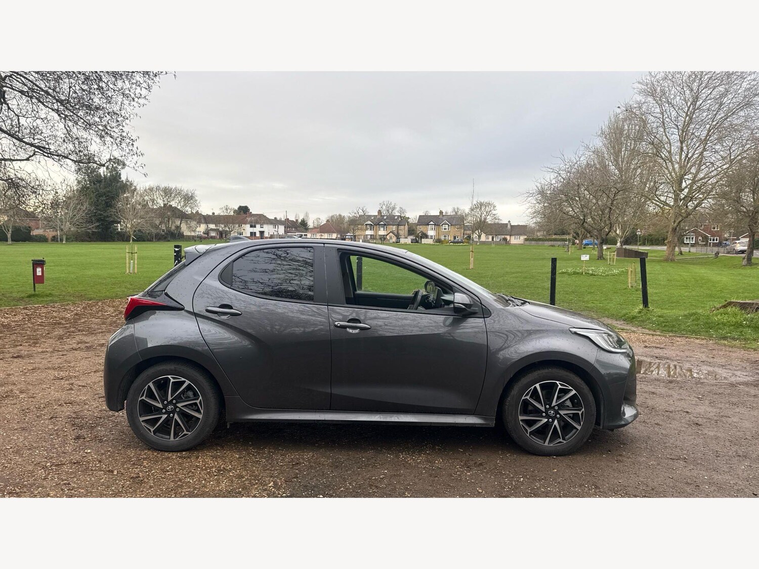 Used Toyota Yaris for sale - 77925330: Photo 18