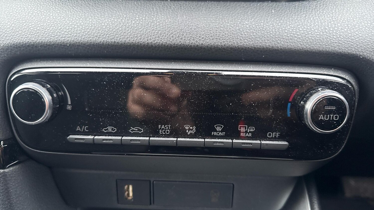 Used Toyota Yaris for sale - 77925330: Photo 35