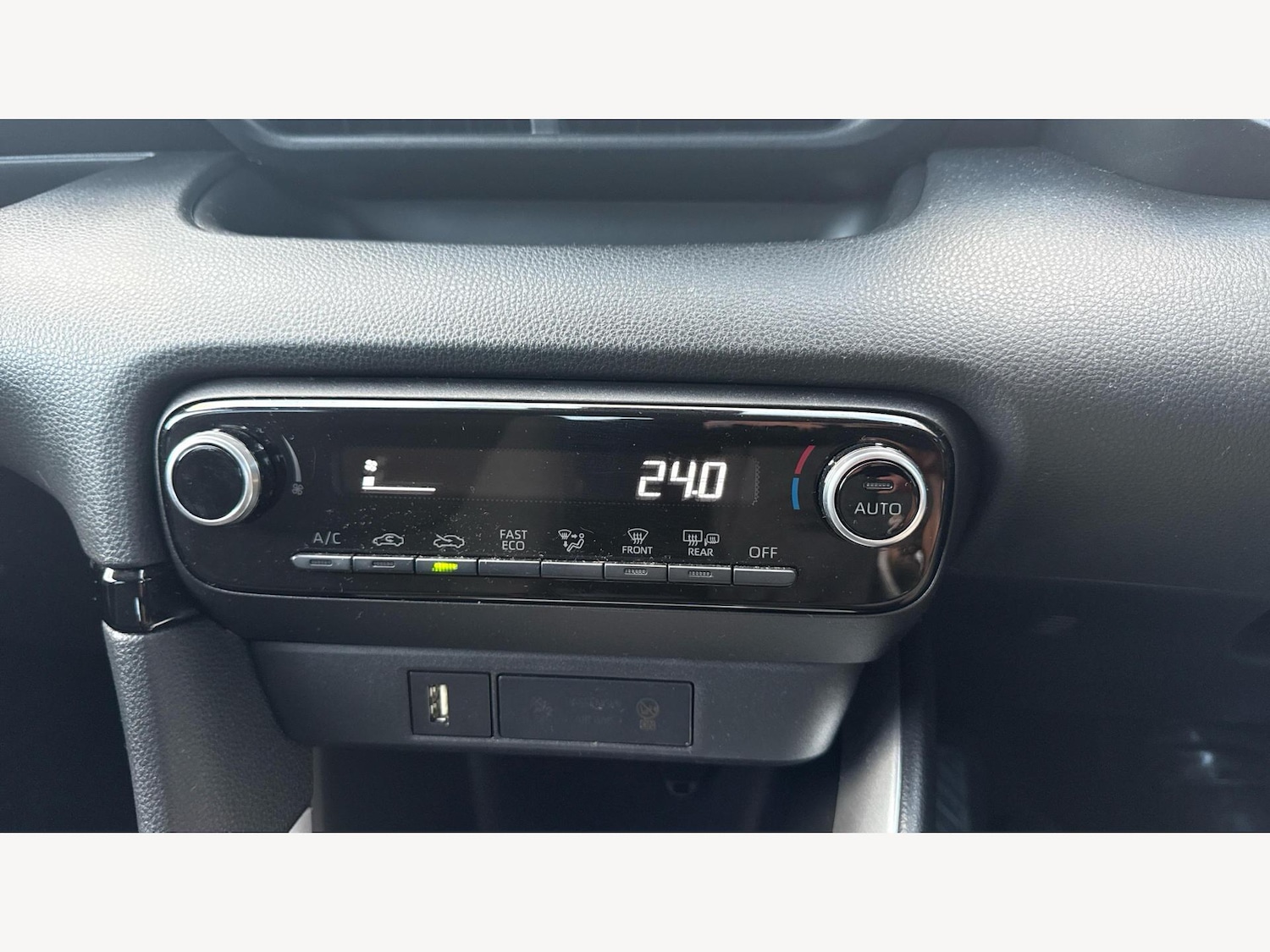 Used Toyota Yaris 2023 for sale - 76473824: Photo 26