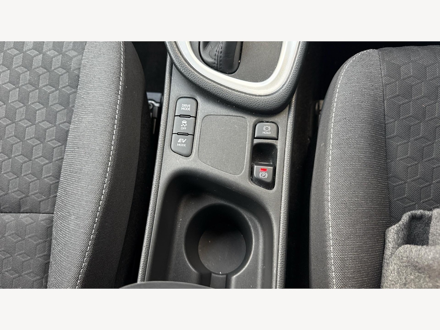 Used Toyota Yaris 2023 for sale - 76473824: Photo 27