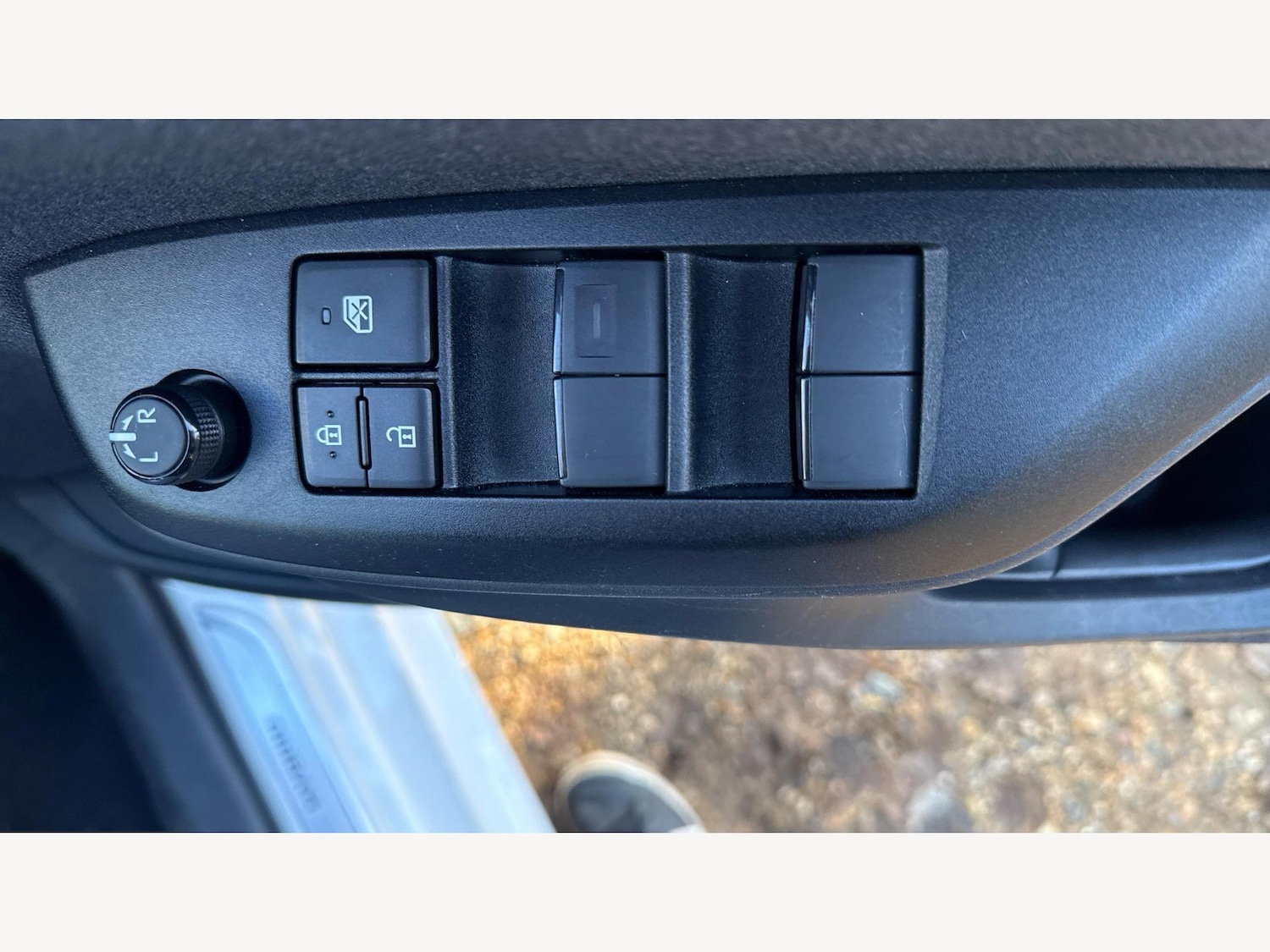 Used Toyota Yaris 2023 for sale - 76645522: Photo 28