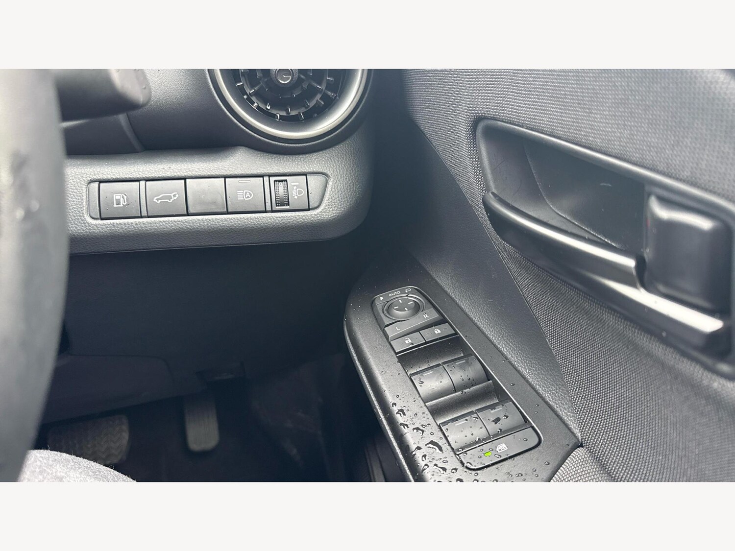 Used Toyota C-HR 2025 for sale - 78007467: Photo 29