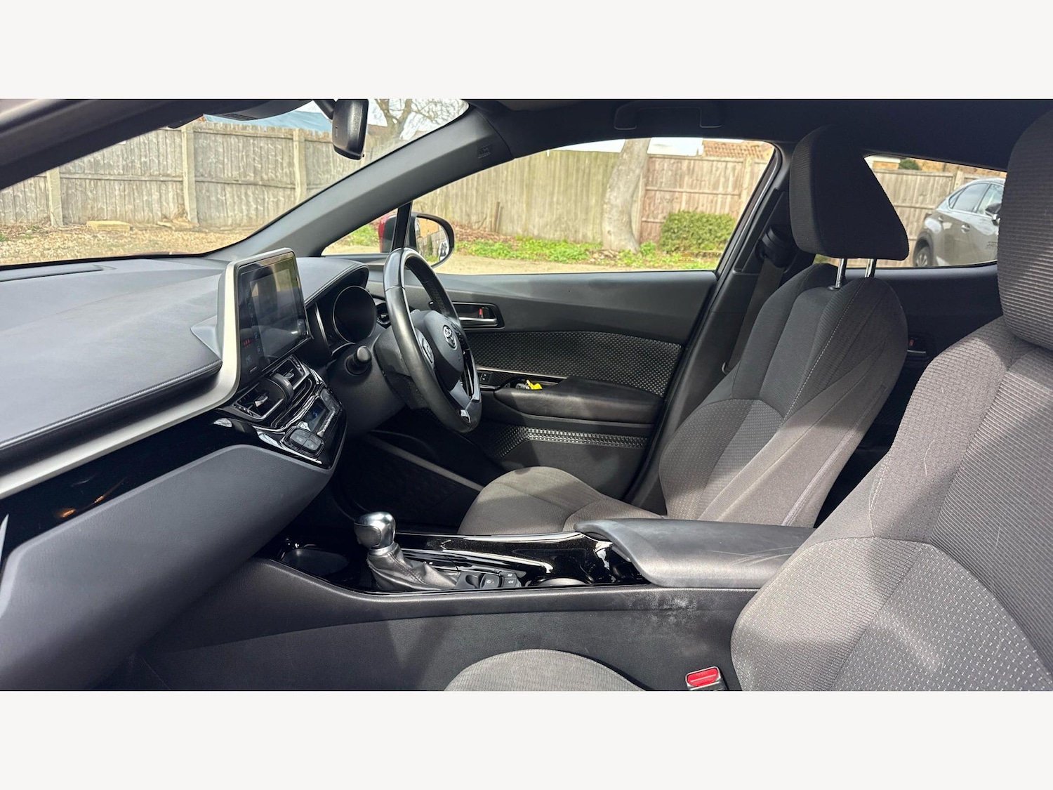 Used Toyota C-HR 2019 for sale - 77925854: Photo 12