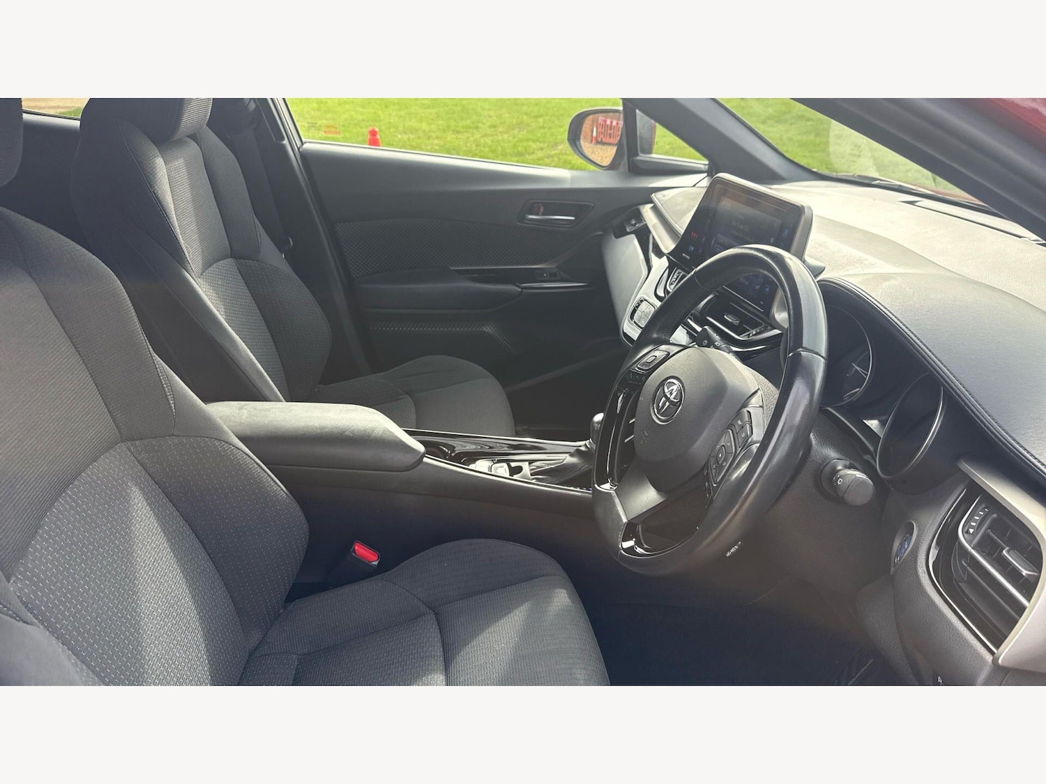 Used Toyota C-HR 2019 for sale - 77925854: Photo 13