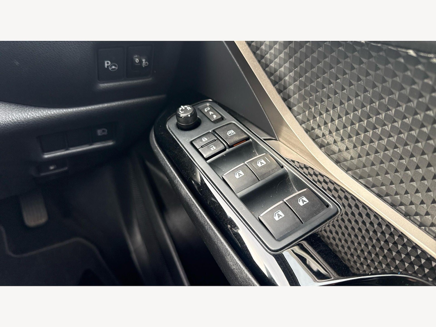 Used Toyota C-HR 2019 for sale - 77925854: Photo 22