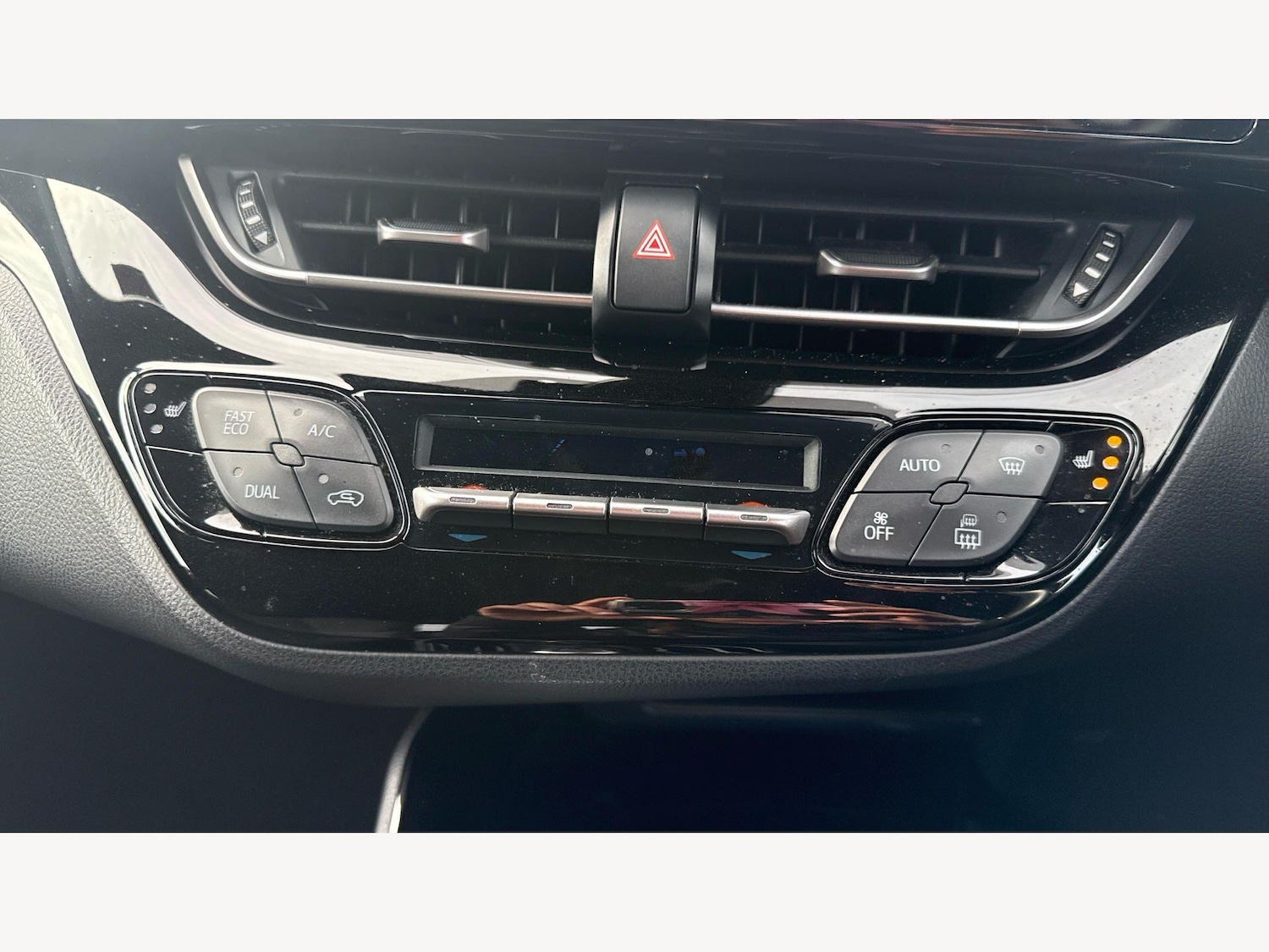 Used Toyota C-HR 2019 for sale - 77925854: Photo 25