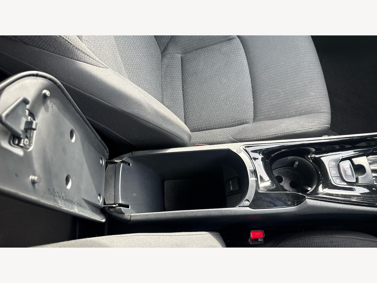 Used Toyota C-HR 2019 for sale - 77925854: Photo 31