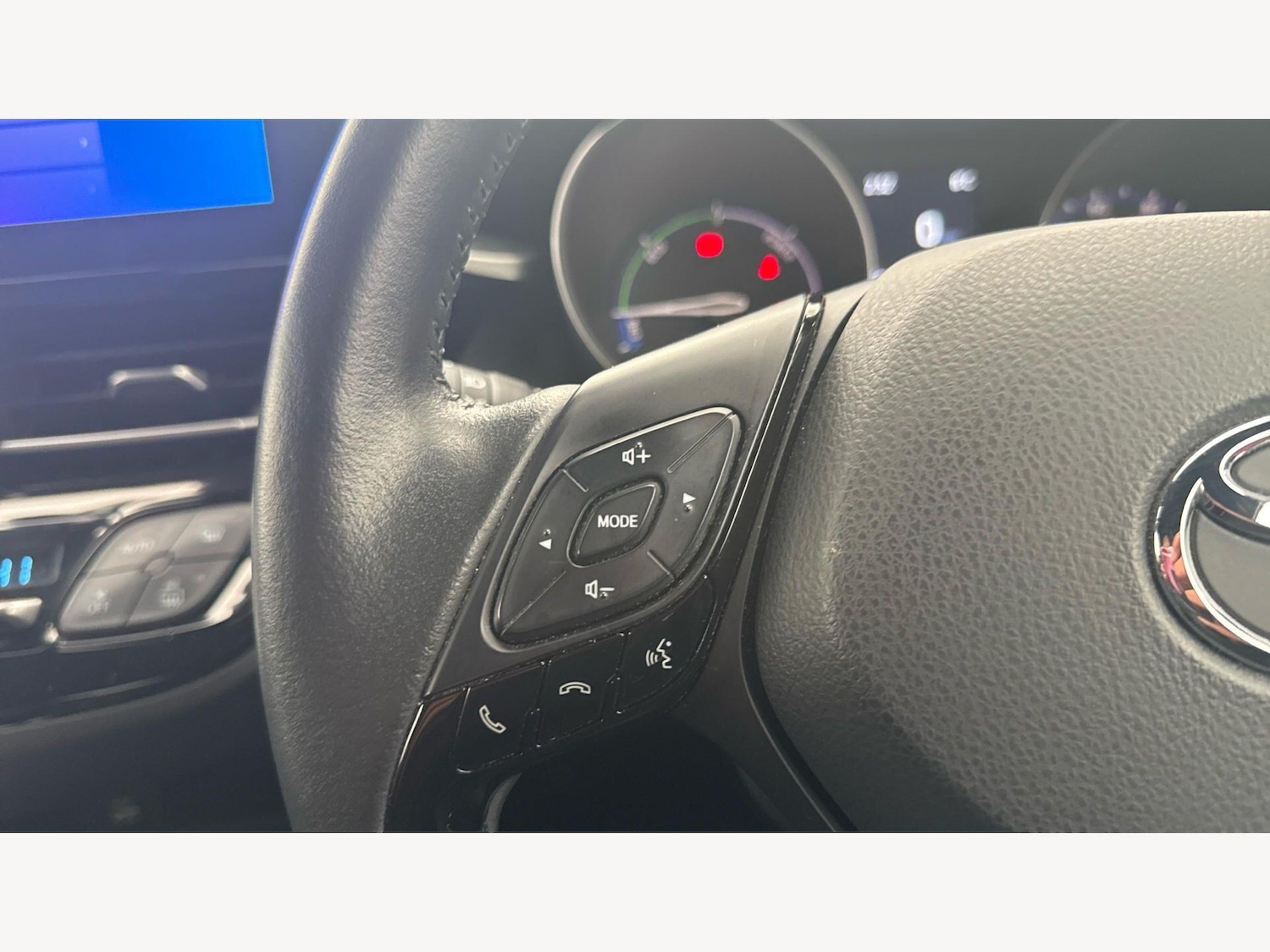 Used Toyota C-HR for sale - 77825206: Photo 23