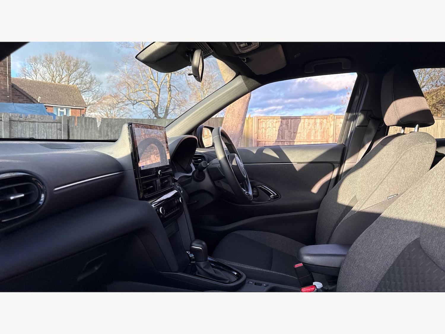 Used Toyota Yaris Cross 2024 for sale - 77412250: Photo 12