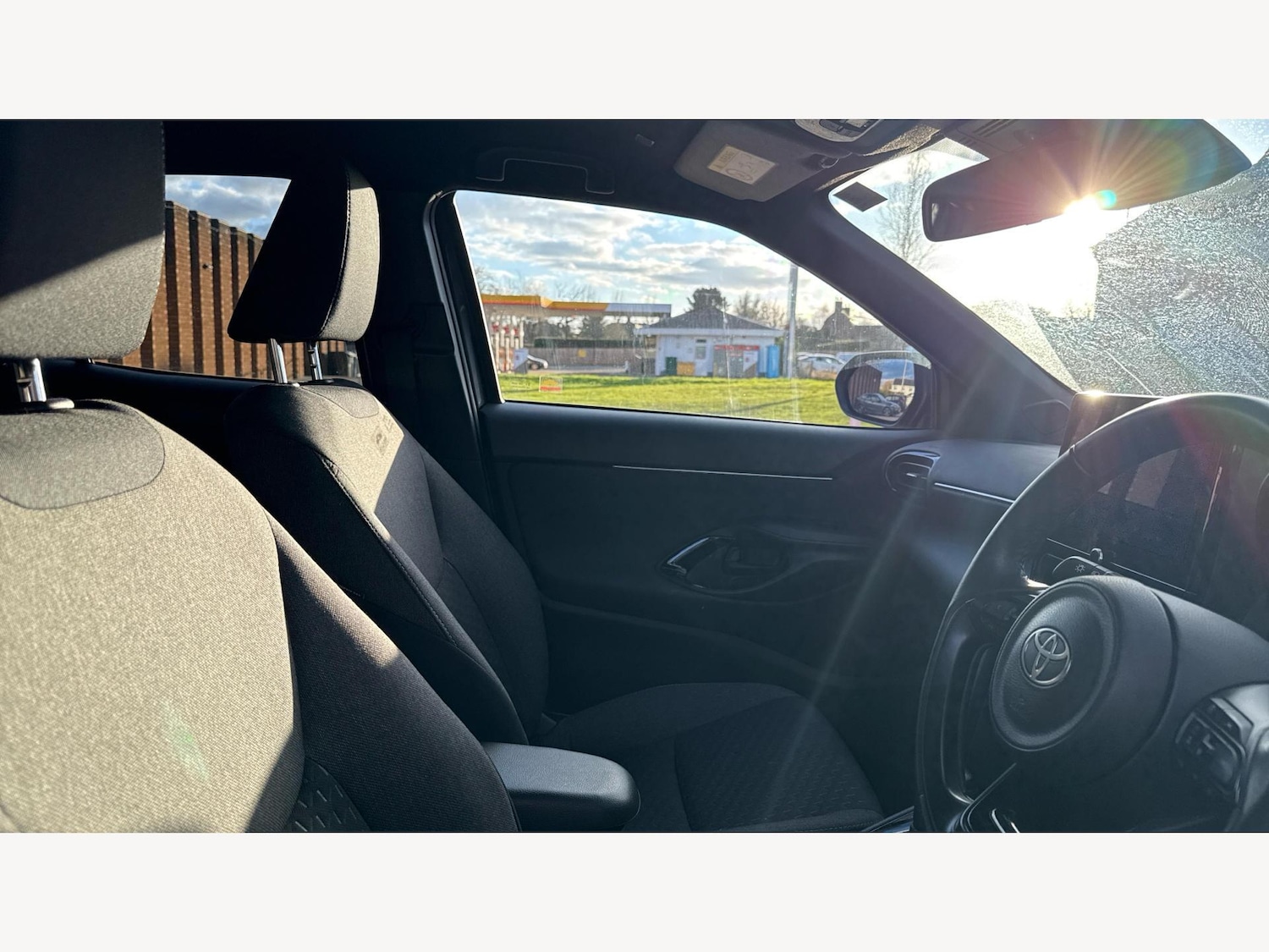 Used Toyota Yaris Cross 2024 for sale - 77412250: Photo 13