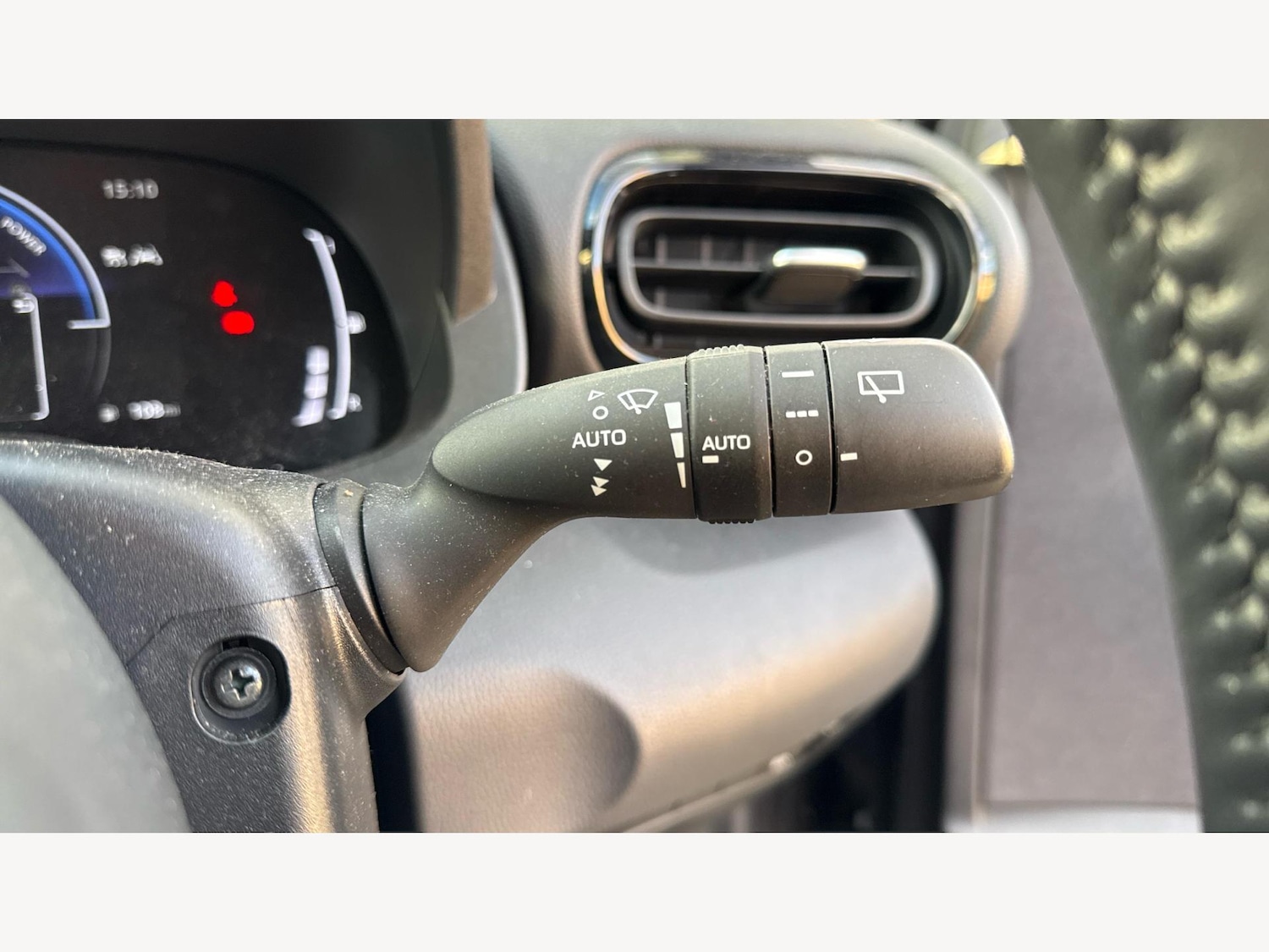 Used Toyota Yaris Cross 2024 for sale - 77412250: Photo 30