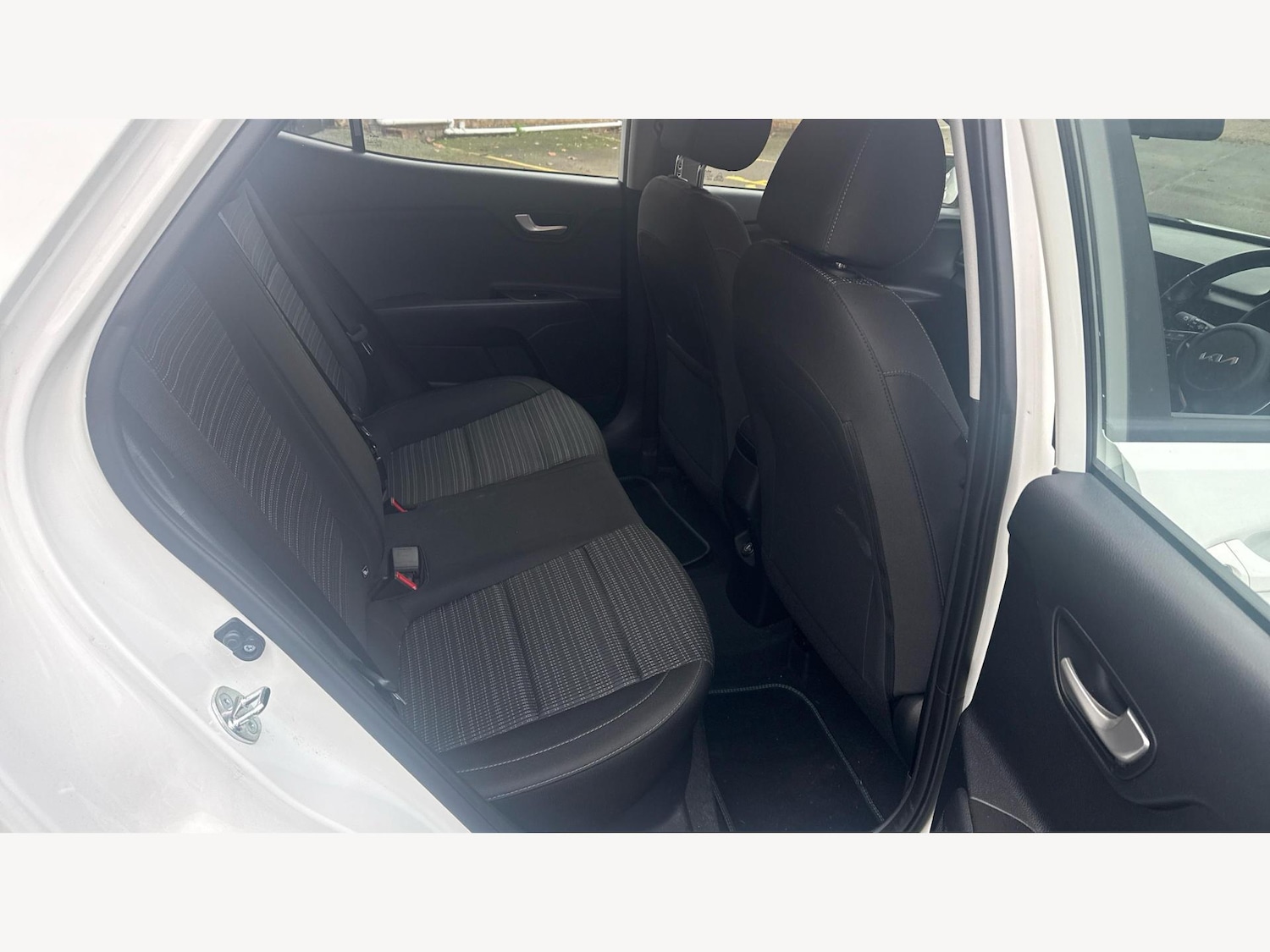 Used Kia Stonic 2023 for sale - 76781218: Photo 14