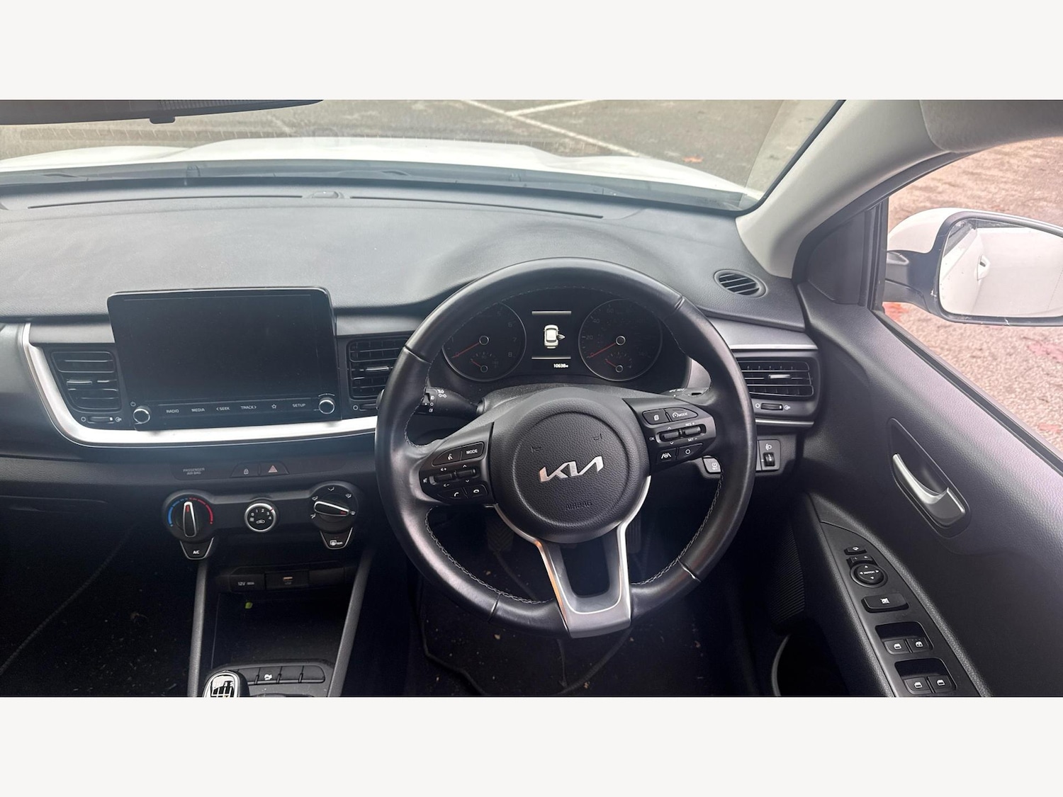 Used Kia Stonic 2023 for sale - 76781218: Photo 8