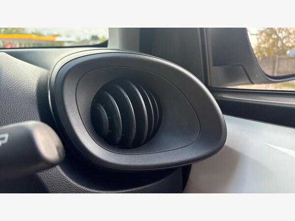 Used Toyota Aygo X 2023 for sale - 76247354: Photo 32
