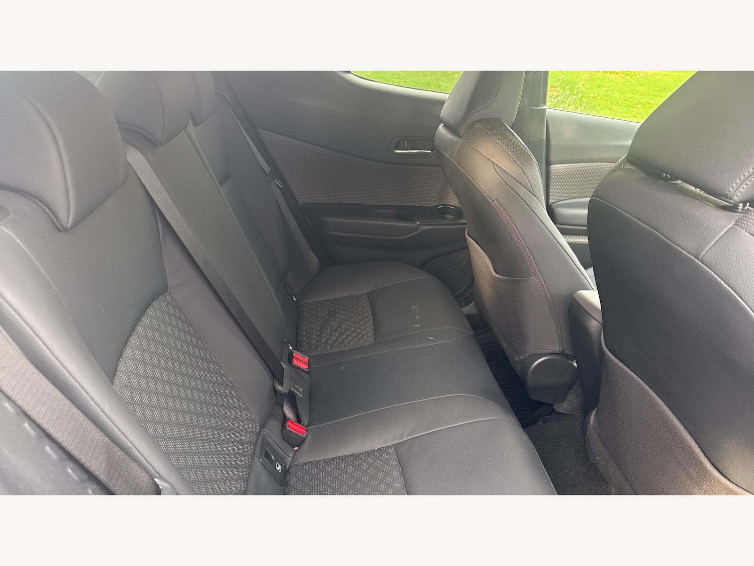 Used Toyota C-HR 2022 for sale - 76607429: Photo 14