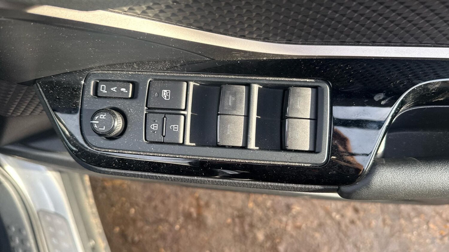 Used Toyota C-HR 2022 for sale - 76607429: Photo 34