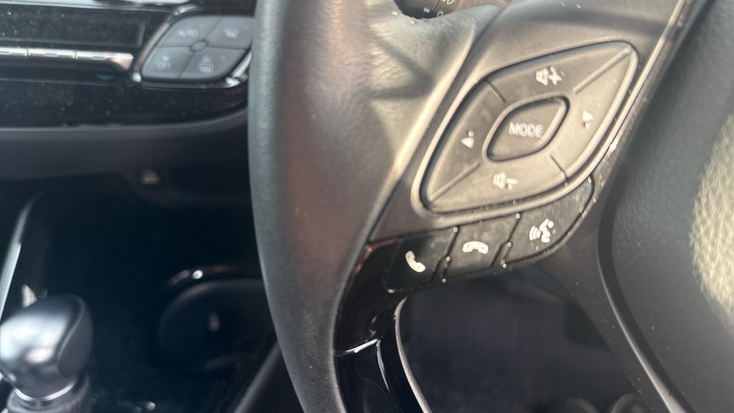 Used Toyota C-HR 2022 for sale - 76607429: Photo 41