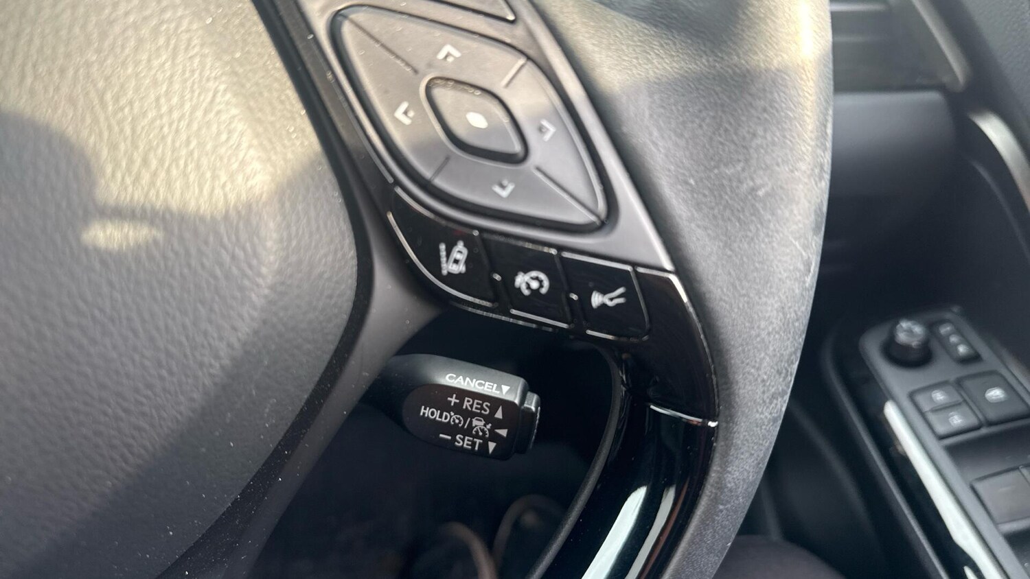 Used Toyota C-HR 2022 for sale - 76607429: Photo 42