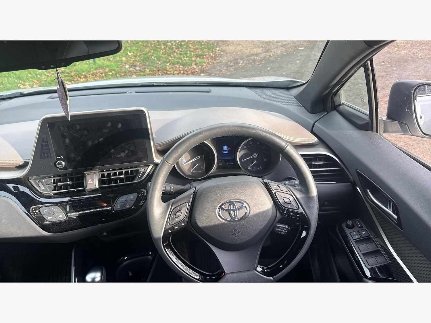 Used Toyota C-HR 2022 for sale - 76607429: Photo 8