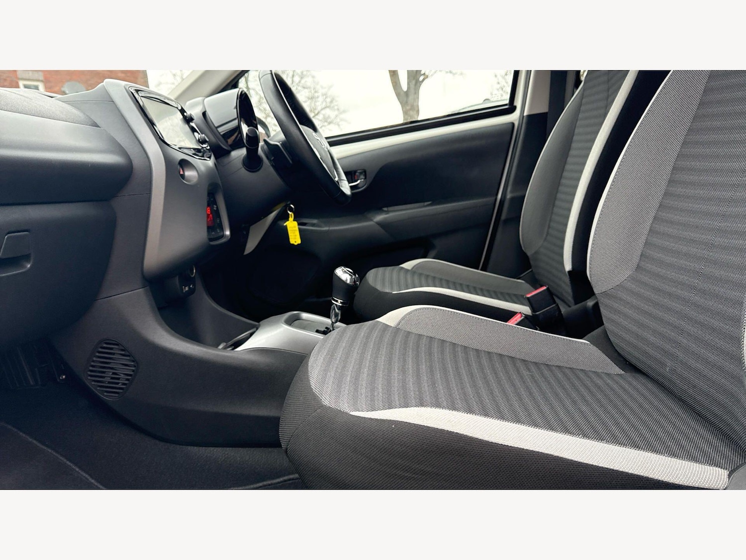 Used Toyota AYGO 2018 for sale - 77925858: Photo 12