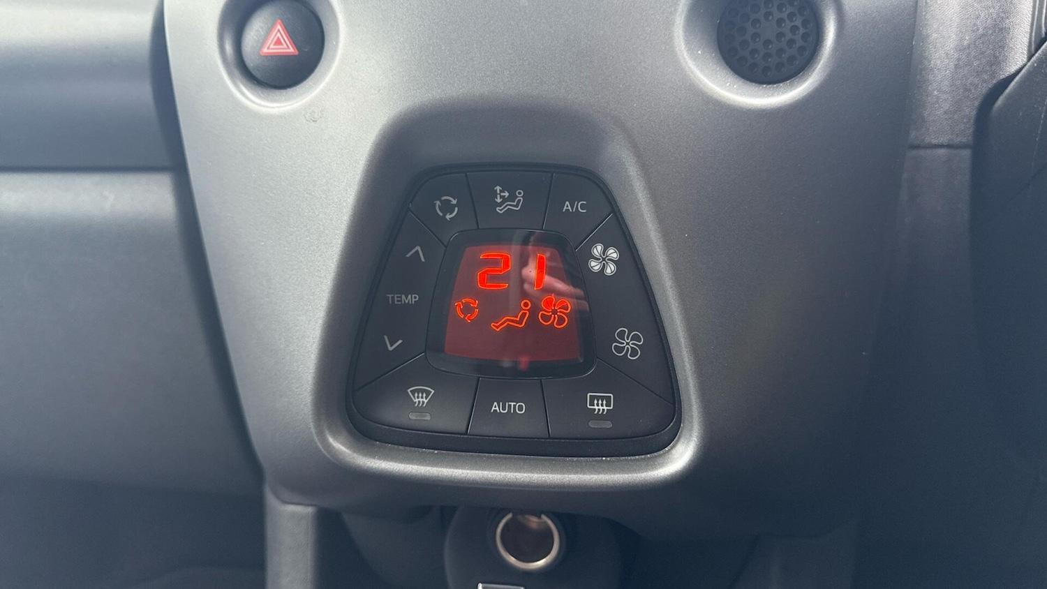 Used Toyota AYGO 2018 for sale - 77925858: Photo 34